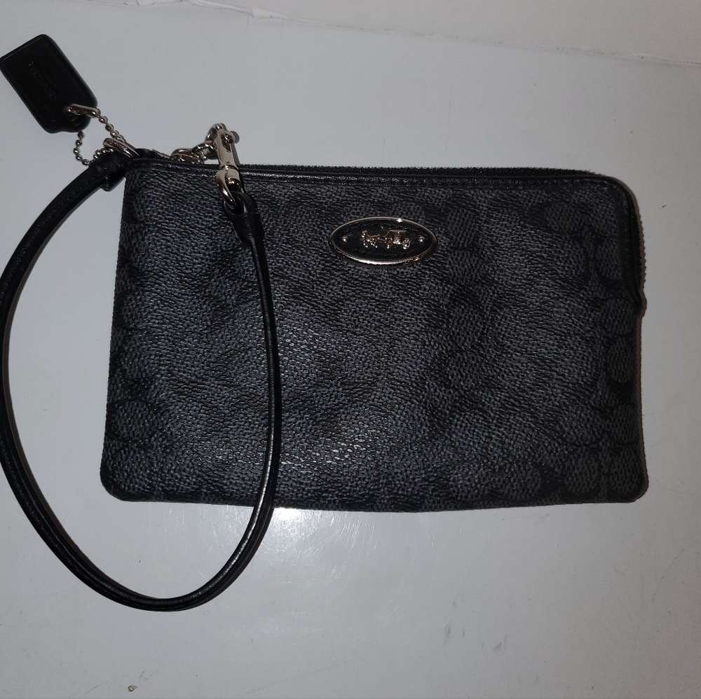 Coach Signature Black Wristlet